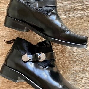 Stuart Weitzman Negev Black Patent Leather & Calf Hair Boots. Exc. Condition.